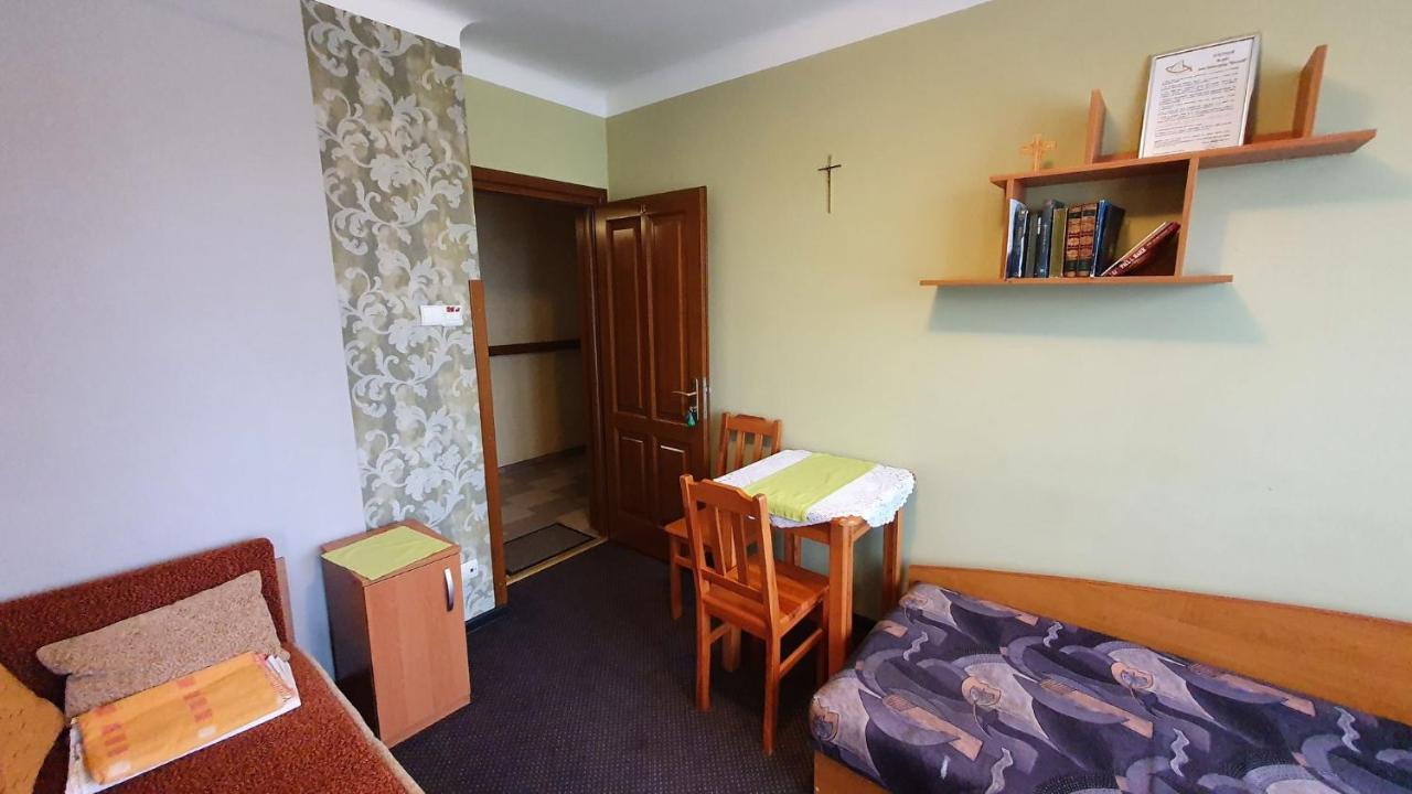 Wieczernik Dom Rekolekcyjny Ksiezy Pallotynow Swieta Katarzyna  Ngoại thất bức ảnh